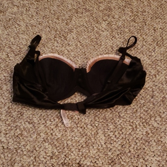 Victoria's secret bra - Picture 2 of 3